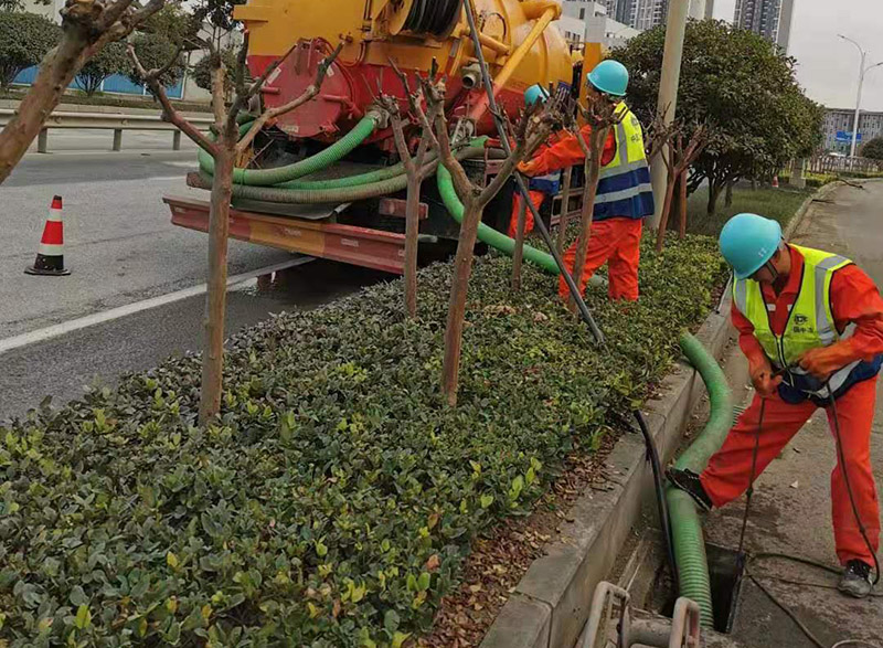 德令哈市政管道清淤